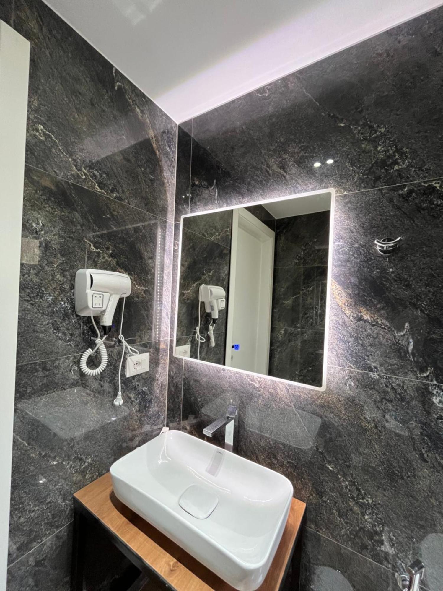 Del Mare Hotel Sarande Ngoại thất bức ảnh