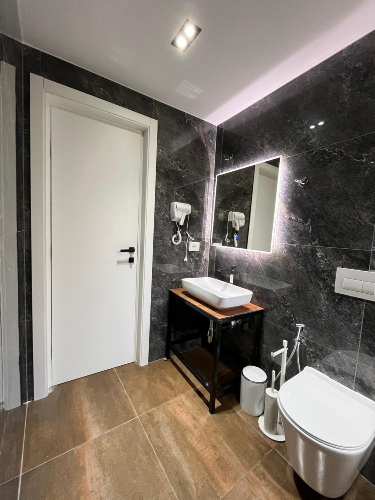 Del Mare Hotel Sarande Ngoại thất bức ảnh
