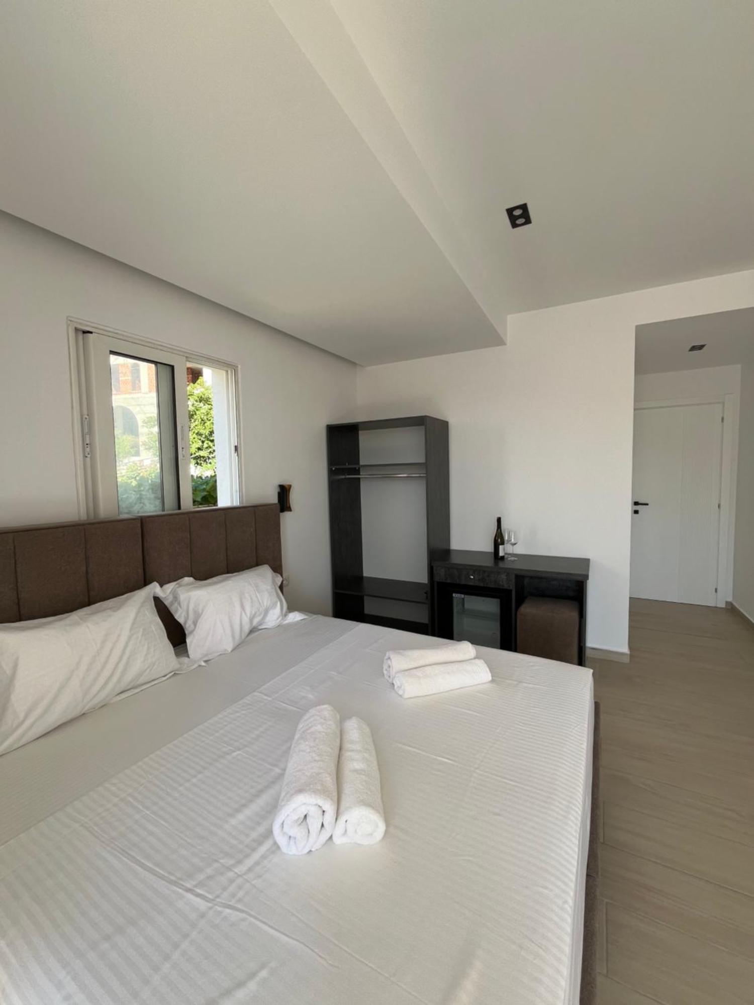 Del Mare Hotel Sarande Ngoại thất bức ảnh